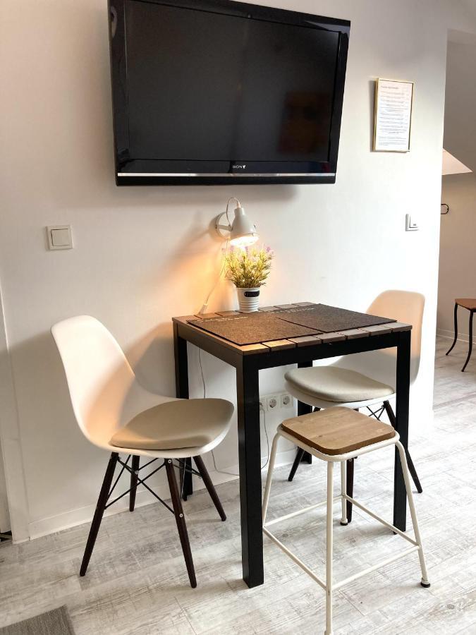 Living At Saarpartments - Adultsonly - Business & Holiday Homes With Kitchen For Long- And Short Term Stay, 3 Min To St Johanner Markt And Points Of Interest Саарбрюккен Экстерьер фото